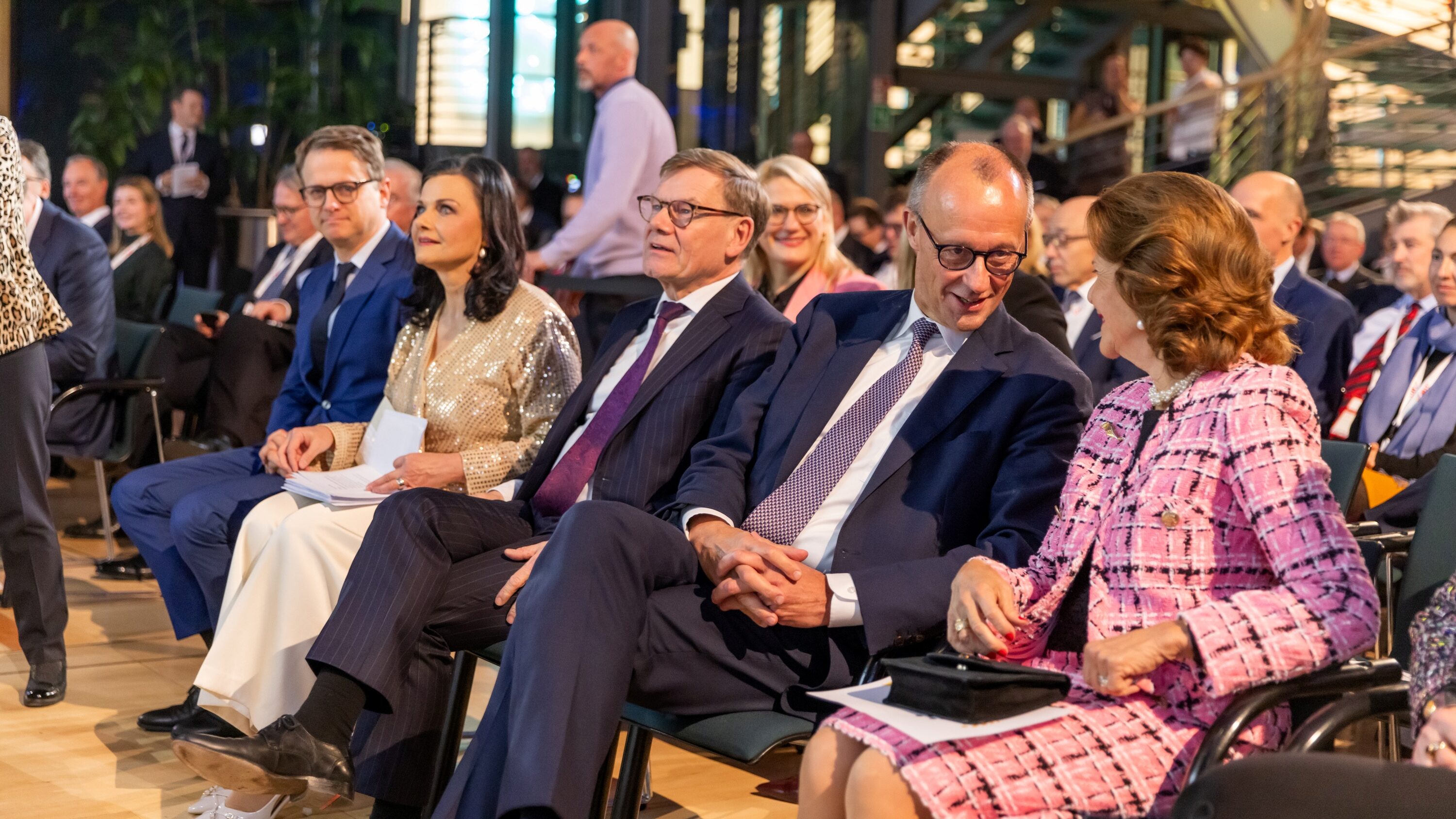 Bundeskanzler Friedrich Merz und Königin Silvia von Schweden