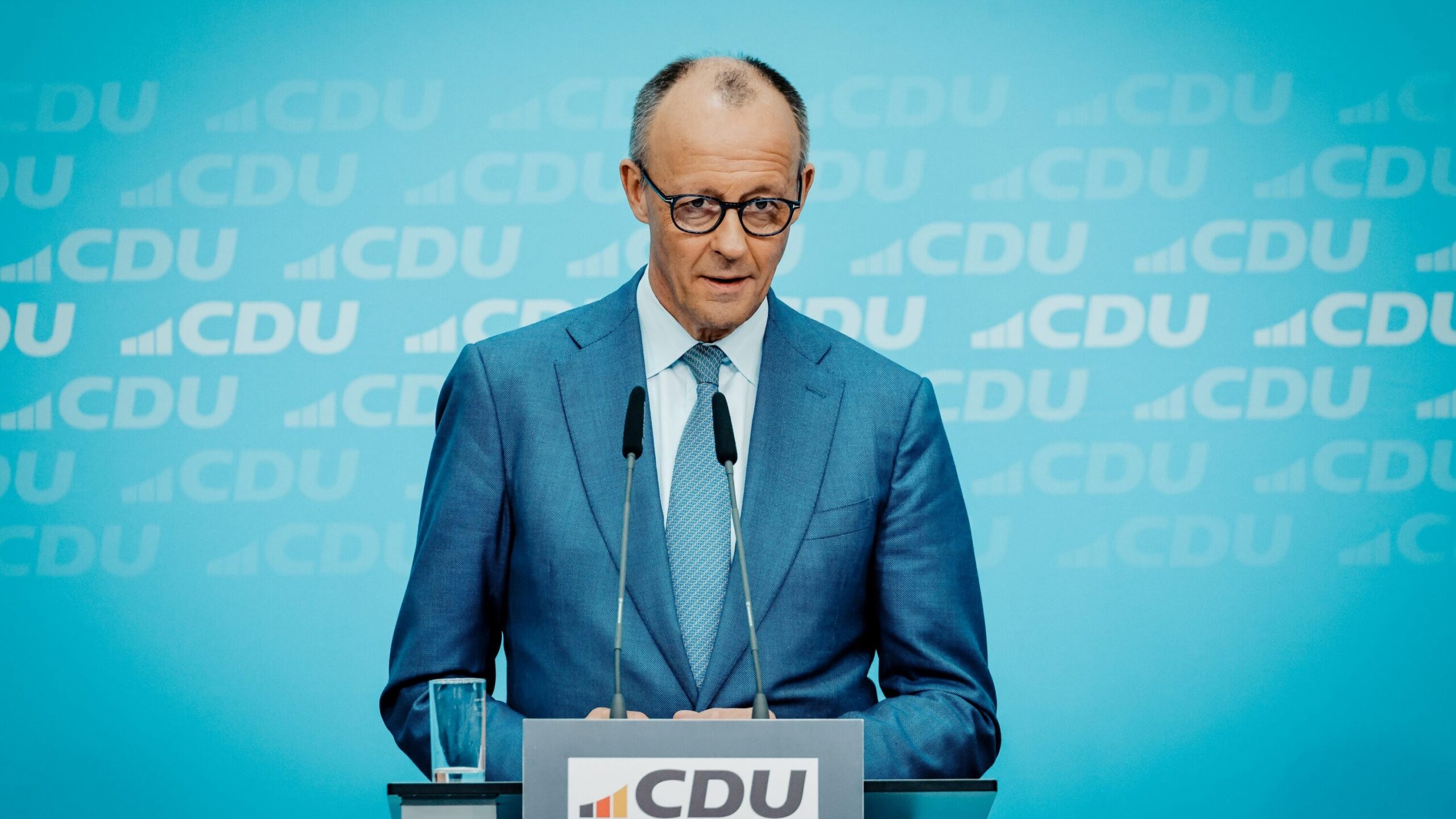 Pressekonferenz nach der Landtagswahl Rheinland-Pfalz mit Bundeskanzler Friedrich Merz und Wahlsieger Gordon Schnieder